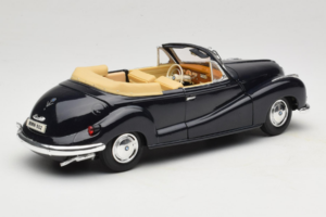 BMW 502 Cabriolet Preto Maisto 1:18 31817 Metal - imagem 3 de 8