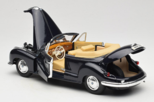 BMW 502 Cabriolet Preto Maisto 1:18 31817 Metal - imagem 5 de 8