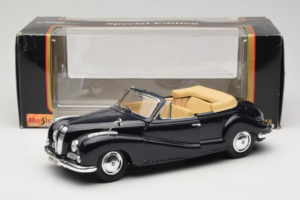 BMW 502 Cabriolet Preto Maisto 1:18 31817 Metal - imagem 8 de 8