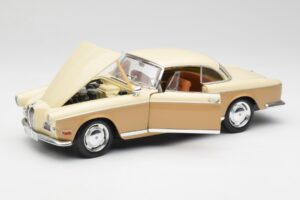 BMW 503 Bege Revell 1:18 8832 Metal - imagem 2 de 8