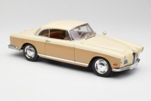 BMW 503 Bege Revell 1:18 8832 Metal - imagem 6 de 8