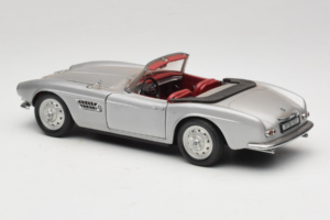 BMW 507 Cabriolet Prata Revell 1:18 8829 Metal - imagem 7 de 8