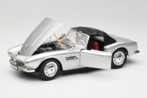 BMW 507 Prata Revell 1:18 9034 Metal - imagem 2 de 8