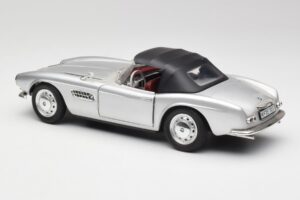 BMW 507 Prata Revell 1:18 9034 Metal - imagem 7 de 8
