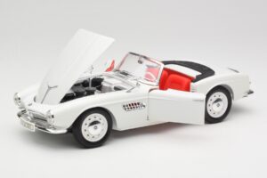 BMW 507 Touring Sport Feather White Revell 1:18 8810 Metal - imagem 2 de 8