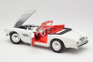 BMW 507 Touring Sport Feather White Revell 1:18 8810 Metal - imagem 5 de 8