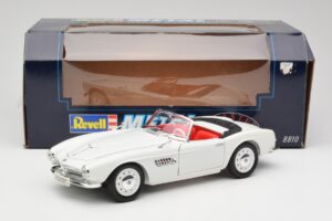 BMW 507 Touring Sport Feather White Revell 1:18 8810 Metal - imagem 8 de 8