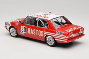 BMW 528i E28 #30 D. Quester / A. Hahne / E. Joosen 24 Hours of Spa Winner 1982 IXO 1:18 18RMC182A Metal - imagem 5 de 6