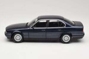 BMW 535i E34 Blue Metallic Minichamps 1:18 100024004 Metal - imagem 4 de 8