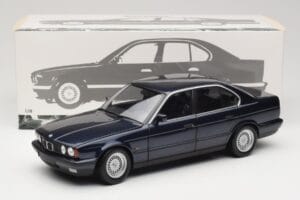 BMW 535i E34 Blue Metallic Minichamps 1:18 100024004 Metal - imagem 8 de 8