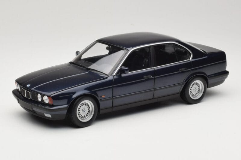 BMW 535i E34 Blue Metallic Minichamps 1:18 100024004 Metal