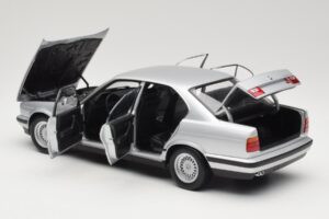 BMW 535i E34 Prateado Minichamps 1:18 100024005 Metal - imagem 5 de 8