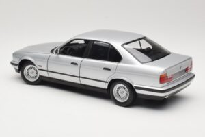 BMW 535i E34 Prateado Minichamps 1:18 100024005 Metal - imagem 7 de 8