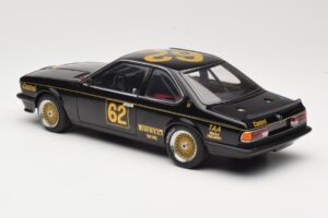 BMW 635 CSi E24 #62 J. Richards JPS Team BMW ATCC Winner 1985 AUTOart 1:18 88548 Metal - imagem 7 de 8