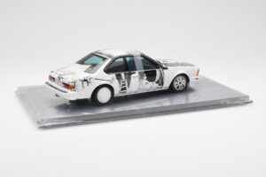 BMW 635 CSi E24 Art Car Robert Rauschenberg AUTOart 1:18 80430150924 Metal - imagem 2 de 8