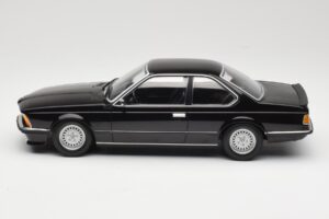 BMW 635 CSi E24 Black Metallic Minichamps 1:18 155028104 Metal - imagem 3 de 6