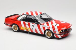 BMW 635 CSi E24 #7 BMW Italia G. Brancatelli / H. Kelleners Brno Grand Prix 1984 Minichamps 1:18 155842507 Metal - imagem 4 de 6