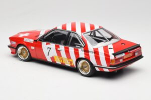 BMW 635 CSi E24 #7 BMW Italia G. Brancatelli / H. Kelleners Brno Grand Prix 1984 Minichamps 1:18 155842507 Metal - imagem 5 de 6