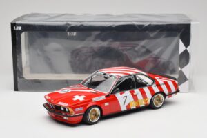 BMW 635 CSi E24 #7 BMW Italia G. Brancatelli / H. Kelleners Brno Grand Prix 1984 Minichamps 1:18 155842507 Metal - imagem 6 de 6