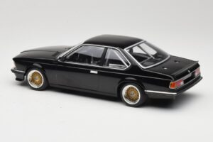 BMW 635 CSi E24 ETCC Preto Minichamps 1:18 155832501 Metal - imagem 5 de 6