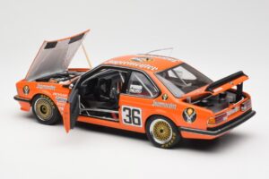 BMW 635 CSi E24 #1 European Touring Car Championship Jagermeister 1985 AUTOart 1:18 80430145825 Metal - imagem 5 de 8