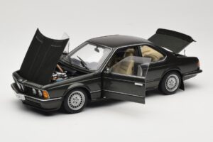 BMW 635 CSi E24 Malachit Green Metallic AUTOart 1:18 70522 Metal - imagem 2 de 8