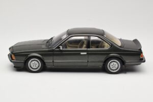 BMW 635 CSi E24 Malachit Green Metallic AUTOart 1:18 70522 Metal - imagem 4 de 8