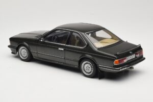 BMW 635 CSi E24 Malachit Green Metallic AUTOart 1:18 70522 Metal - imagem 7 de 8