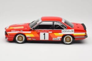BMW 635 CSi E24 #1 U. Felder / D. Hamelmann Auto Budde Winners 24 Hours of Nürburgring 1985 Minichamps 1:18 155852501 Metal - imagem 3 de 6