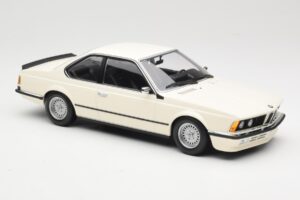 BMW 635 CSi E24 Branco Minichamps 1:18 155028102 Metal - imagem 4 de 6