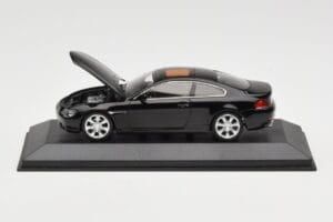 BMW 645i E63 Preto Minichamps 1:43 80420393306 Metal - imagem 2 de 5