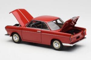 BMW 700 Sport Coupe Spanish Vermelho AUTOart 1:18 70652 Metal - imagem 5 de 8