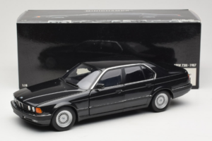 BMW 730i E32 Black Metallic Minichamps 1:18 100023002 Metal - imagem 8 de 8