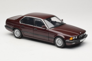 BMW 730i E32 Red Metallic Minichamps 1:18 100023001 Metal - imagem 6 de 8