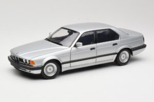 BMW 730i E32 Prateado Minichamps 1:18 100023000 Metal