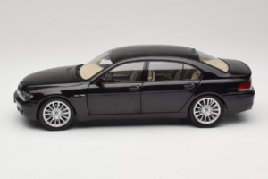 BMW 760Li E66 Individual Preto Kyosho 1:18 08573RB Metal - imagem 4 de 8