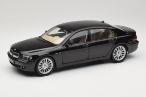 BMW 760Li E66 Individual Preto Kyosho 1:18 08573RB Metal