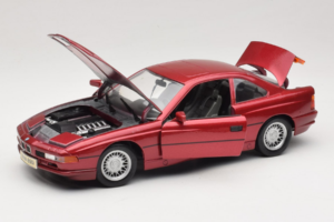 BMW 850i E31 Vermelho Tchibo 1:18 36157 Metal - imagem 2 de 8