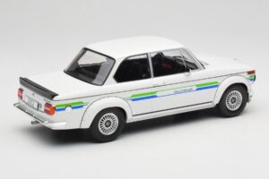 BMW Alpina 2002 E10 Turbo Branco MCG 1:18 MCG18409-R Metal - imagem 2 de 6