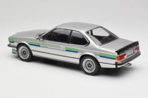 BMW Alpina B7 Turbo E24 Polaris Silver MCG 1:18 MCG18234 Metal - imagem 5 de 6