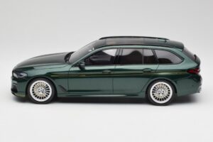 BMW Alpina B5 G31 Touring Verde GT Spirit 1:18 GT475 Resina - imagem 4 de 5
