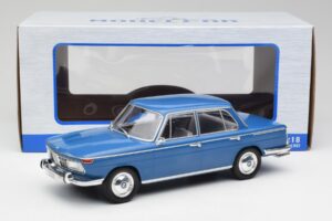 BMW 2000 Tilux E120 Caribe Azul MCG 1:18 MCG18291 Metal - imagem 6 de 6