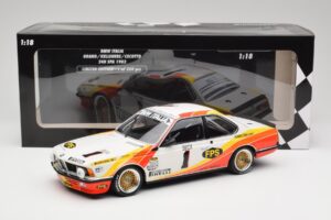 BMW 635CSi E24 BMW Italia #1 U. Grano / H. Kelleners Spa 1983 Minichamps 1:18 155832601 Metal - imagem 6 de 6