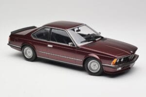 BMW 635 CSi E24 Karmesinrot Metallic Minichamps 1:18 155028105 Metal - imagem 4 de 6