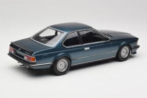 BMW 635 CSi E24 Petrol Blue Metallic Minichamps 1:18 155028108 Metal - imagem 2 de 6