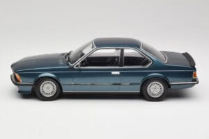 BMW 635 CSi E24 Petrol Blue Metallic Minichamps 1:18 155028108 Metal - imagem 3 de 6