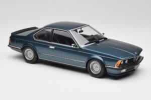 BMW 635 CSi E24 Petrol Blue Metallic Minichamps 1:18 155028108 Metal - imagem 4 de 6