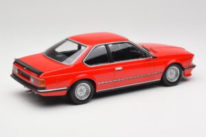 BMW 635 CSi E24 Vermelho Edição Concessionário Minichamps 1:18 80435B5D026 Metal - imagem 2 de 6