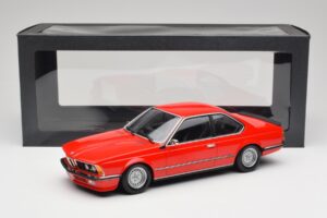 BMW 635 CSi E24 Vermelho Edição Concessionário Minichamps 1:18 80435B5D026 Metal - imagem 6 de 6