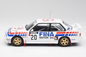 BMW E30 M3 #20 M. Duez / A. Lopes 1000 Lakes Rally 1989 IXO 1:18 18RMC132 Metal - imagem 3 de 6